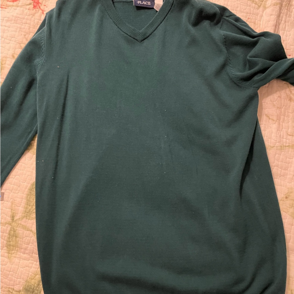 Green v neck sweater